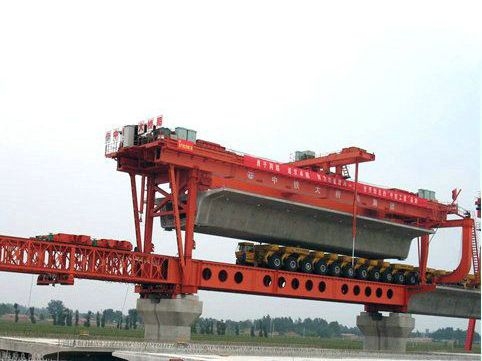 提梁機(jī)有哪些事項需要注意